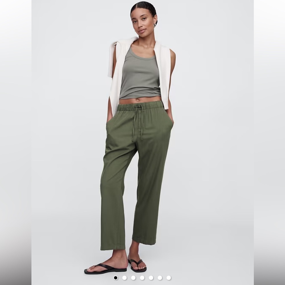 GAP mid rise, easy twill Drawstring Ankle Pants